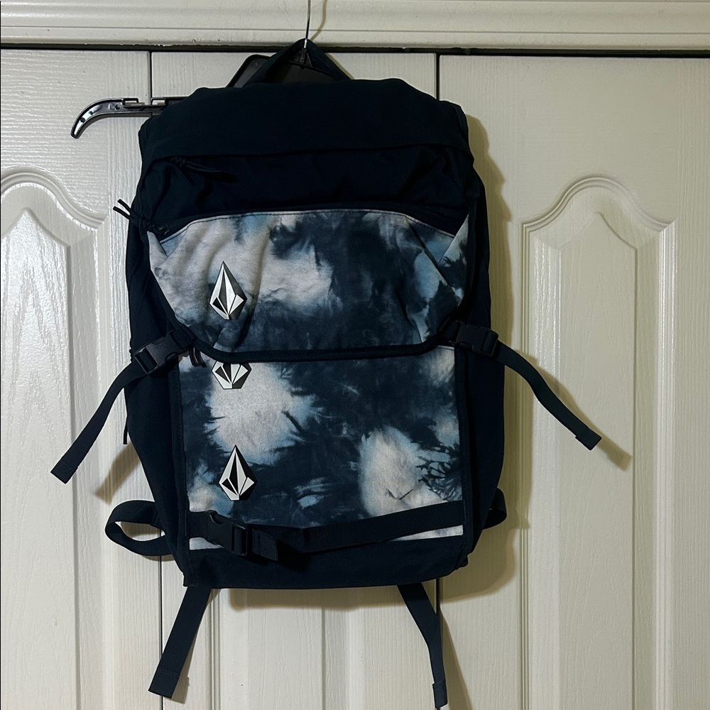 Volcom Substrate Backpack, a 28-liter rucksack